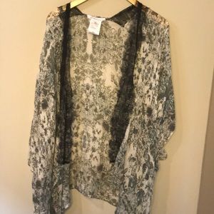 BCBGeneration Lace-trimmed Floral Kimono
